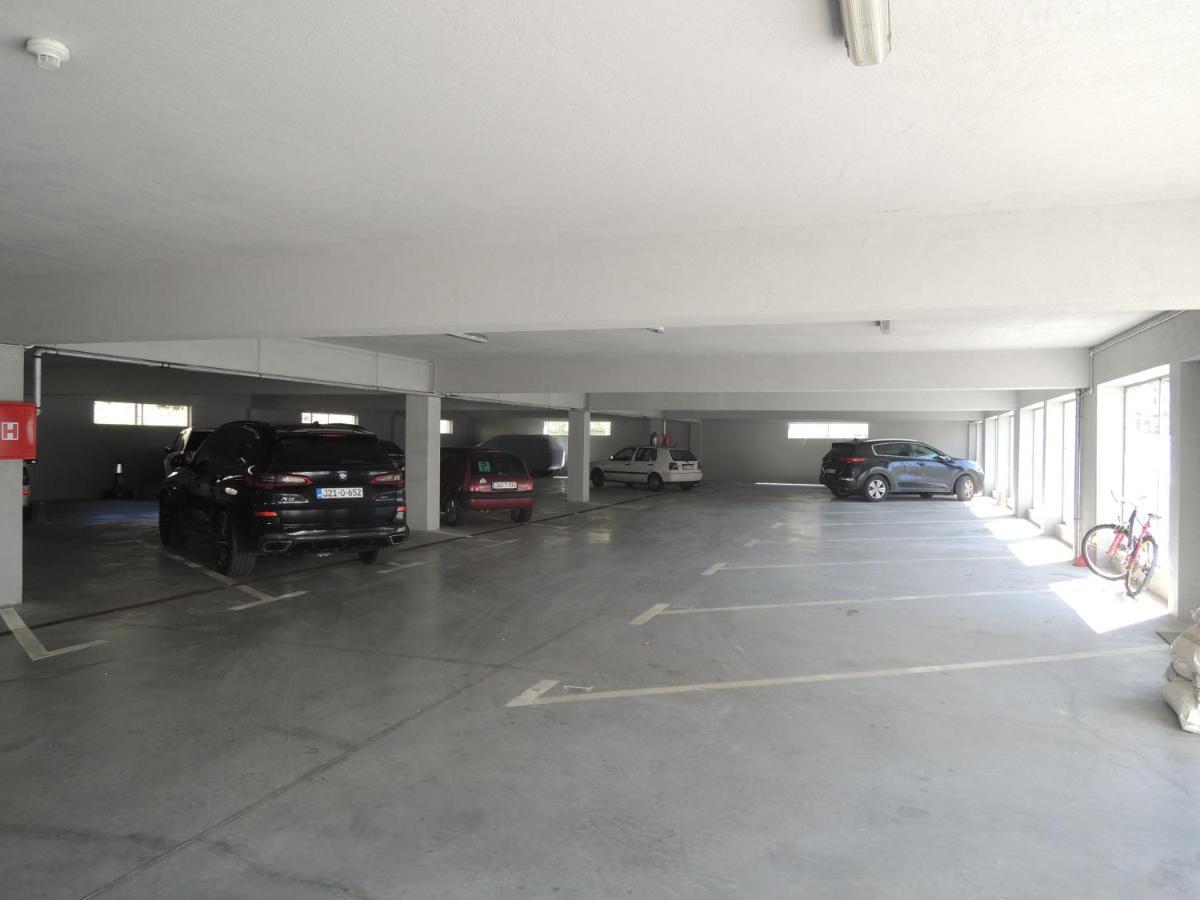 סראייבו Hotel Logavina 8 Garage Parking מראה חיצוני תמונה