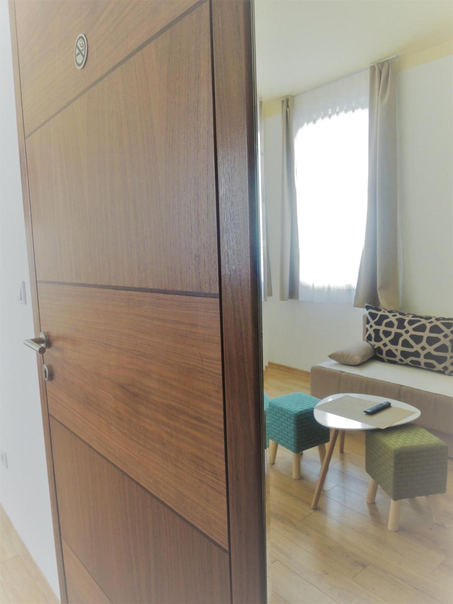 סראייבו Hotel Logavina 8 Garage Parking מראה חיצוני תמונה