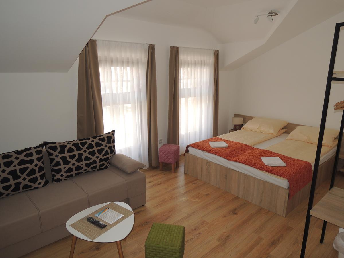 סראייבו Hotel Logavina 8 Garage Parking מראה חיצוני תמונה