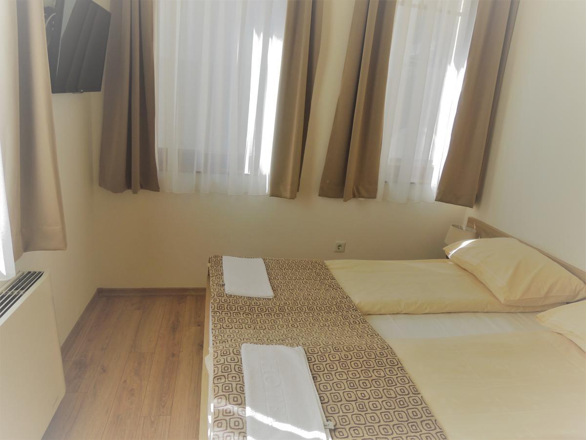 סראייבו Hotel Logavina 8 Garage Parking מראה חיצוני תמונה