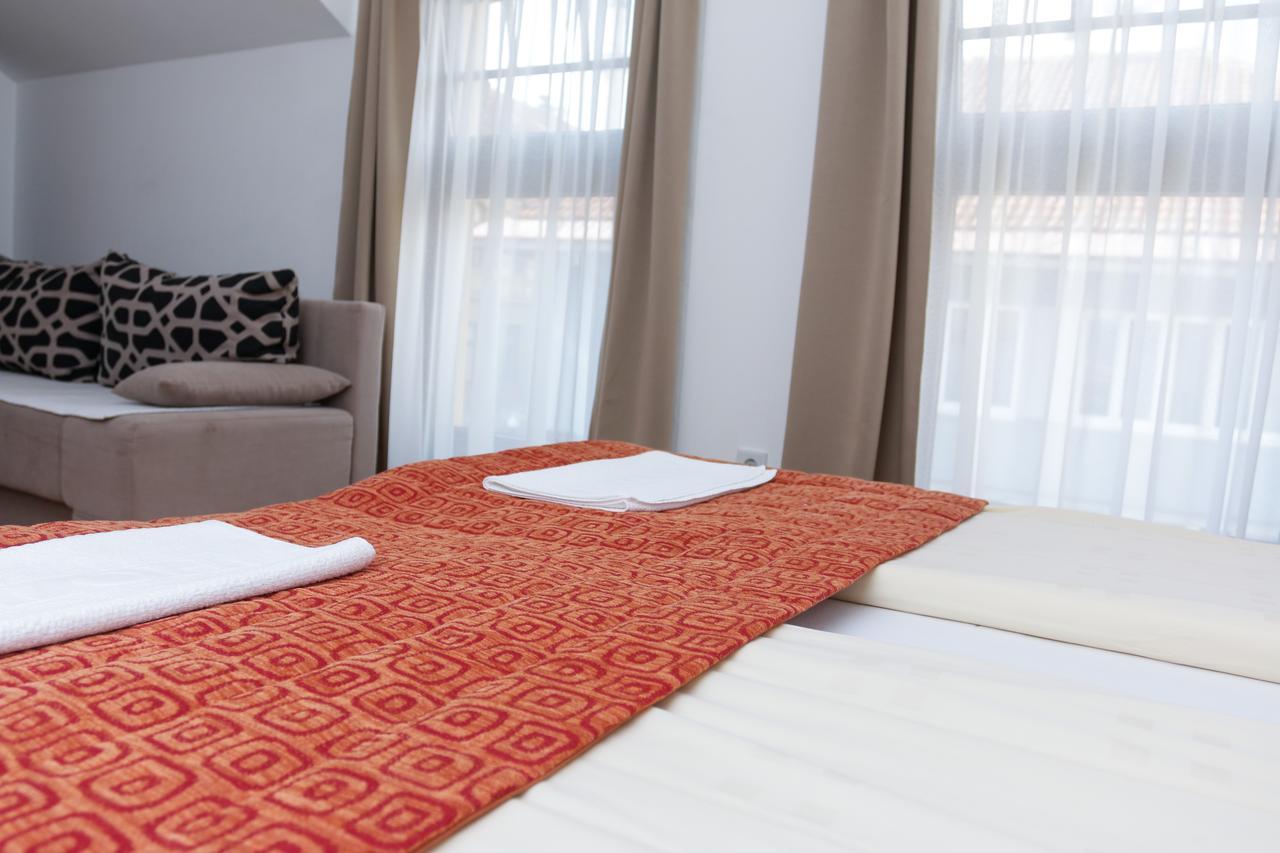 סראייבו Hotel Logavina 8 Garage Parking מראה חיצוני תמונה