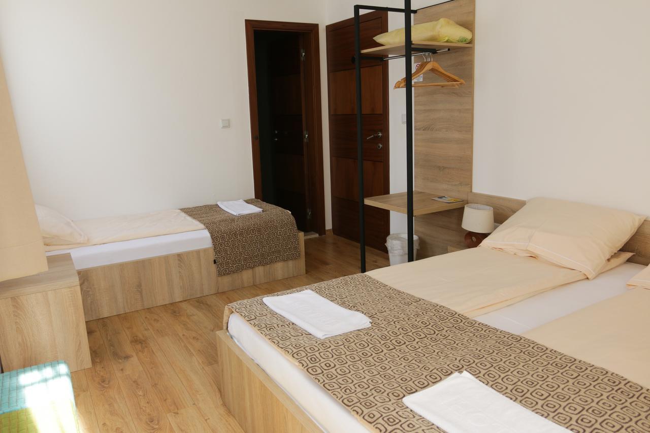 סראייבו Hotel Logavina 8 Garage Parking מראה חיצוני תמונה