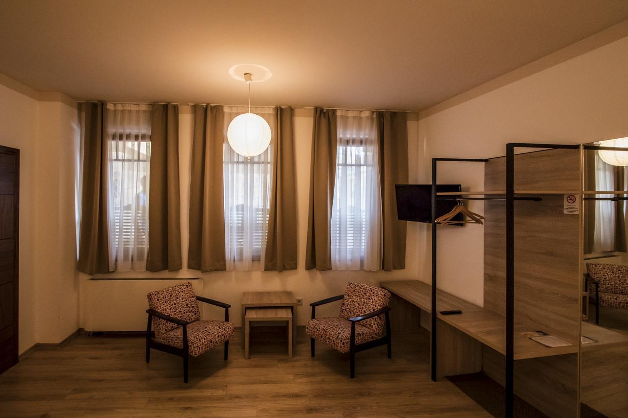 סראייבו Hotel Logavina 8 Garage Parking מראה חיצוני תמונה